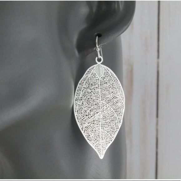 New Inspired Silver Filagree Leaf Dangle Drop Earrings - Picture 2 of 11